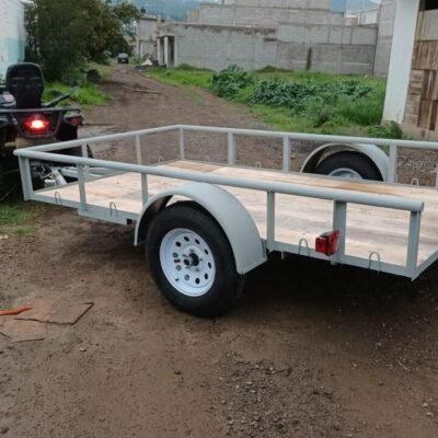 Remolque Utilitario Abierto de Un Eje - Estructura Blanca con Piso de Madera