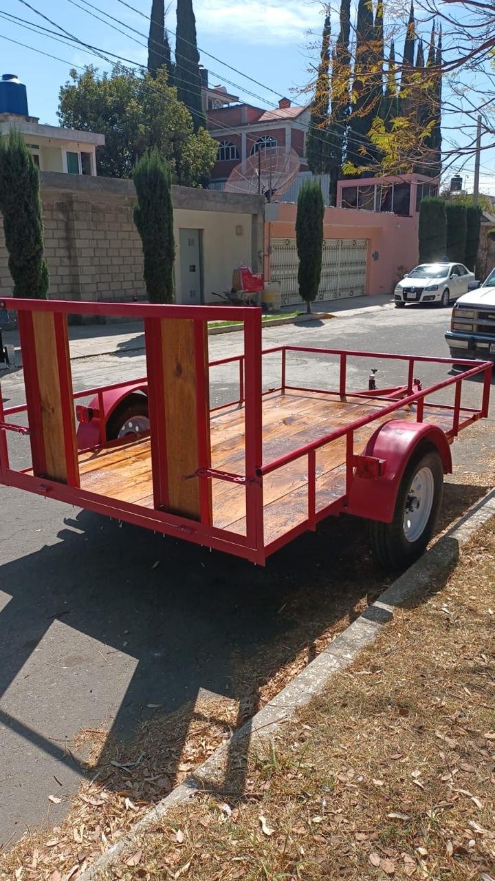 Remolque Utilitario Rojo de Un Eje con Plataforma de Madera Reforzada - Image 6